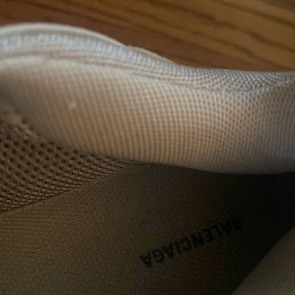 BALENCIAGA
Beige Triple S Sneakers - Picture 12 of 13